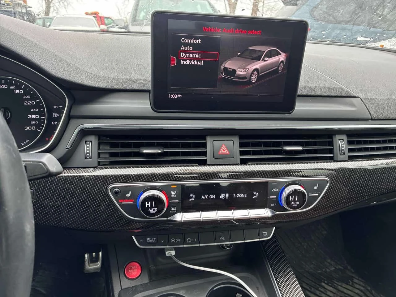 Audi A4 * Komfort * CARFAX * КЛИП НА МОТОРА, снимка 10 - Автомобили и джипове - 53840028