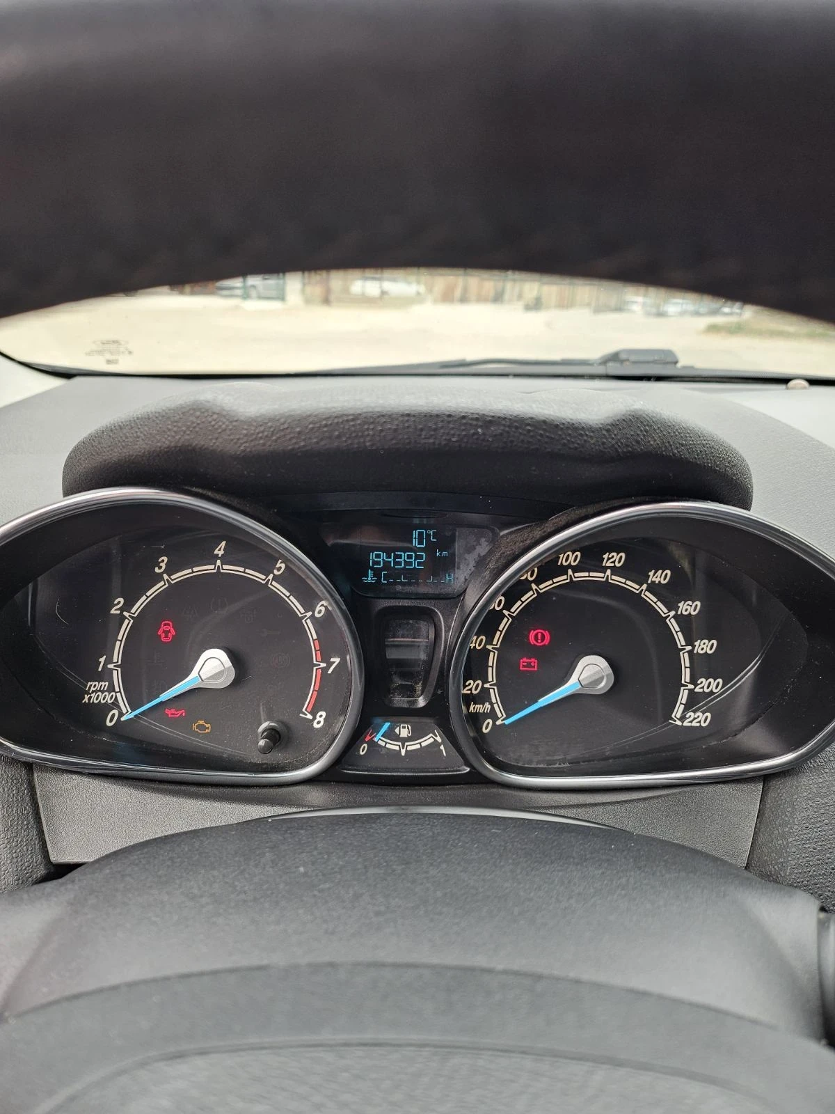 Ford Fiesta 1.4i бензин-газ, снимка 10 - Автомобили и джипове - 53953744