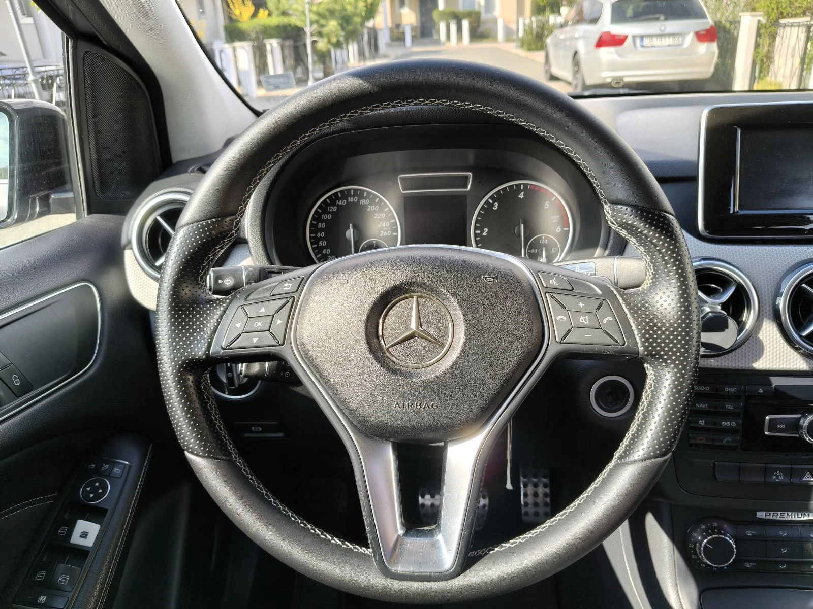 Mercedes-Benz B 180 CDI Premium Face, снимка 9 - Автомобили и джипове - 54180992