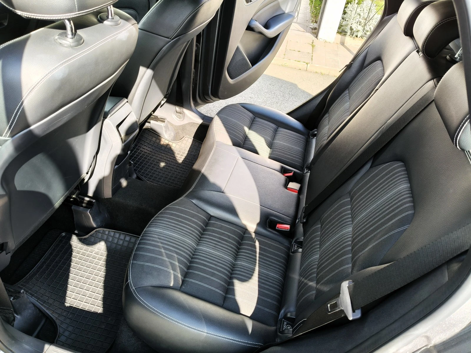 Mercedes-Benz B 180 CDI Premium Face, снимка 11 - Автомобили и джипове - 54180992