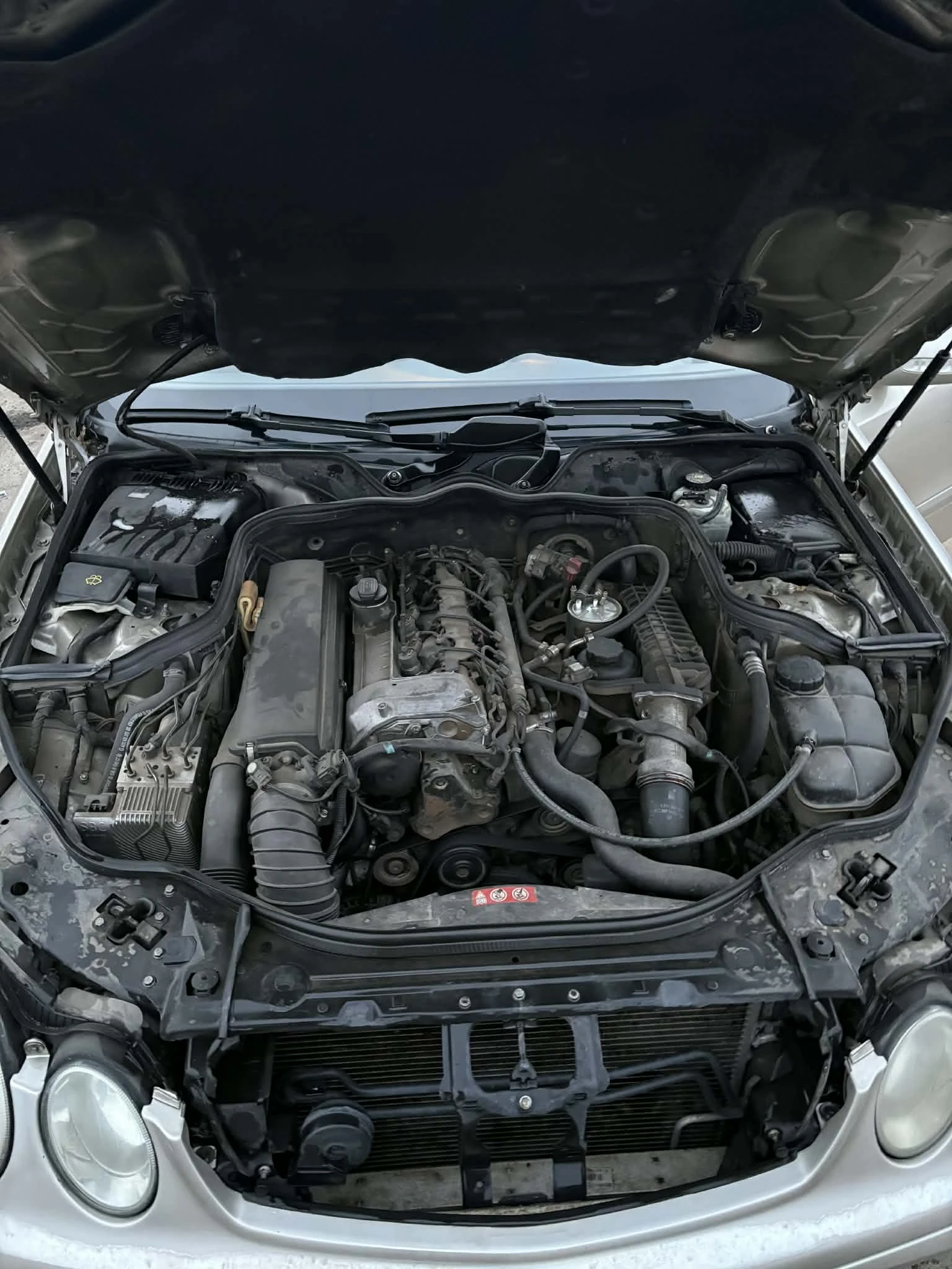 Mercedes-Benz E 200 W211, снимка 10 - Автомобили и джипове - 54401952
