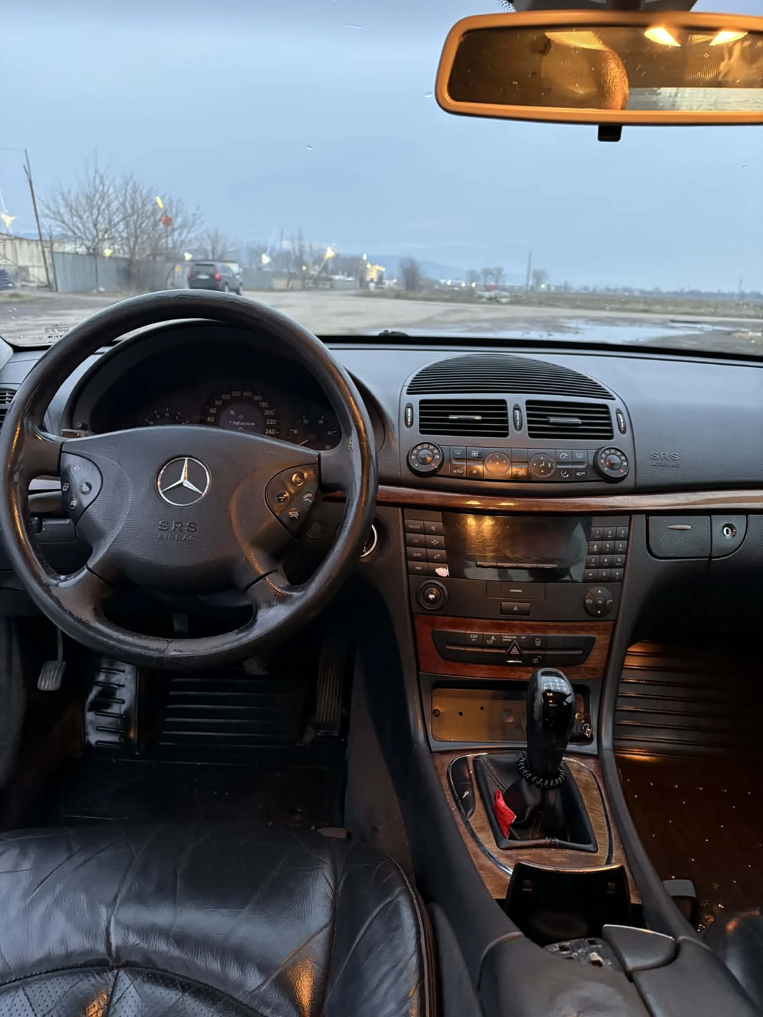 Mercedes-Benz E 200 W211, снимка 9 - Автомобили и джипове - 54401952