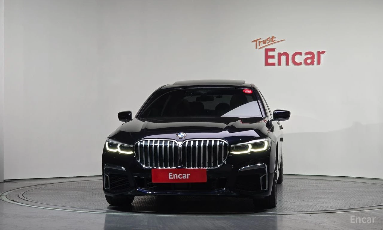 BMW 740 Li* XDRIVE* M-SPORT* DISTRONIC* HEAD-UP* 360* 3XTV, снимка 2 - Автомобили и джипове - 54480342