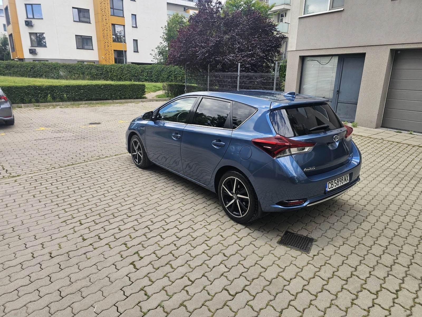 Toyota Auris, снимка 2 - Автомобили и джипове - 55364151