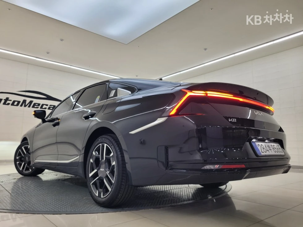 Kia K8 2.5 PREMIUM LUXURY HEAD UP 360CAM MAСАЖИ FULL, снимка 2 - Автомобили и джипове - 55530624