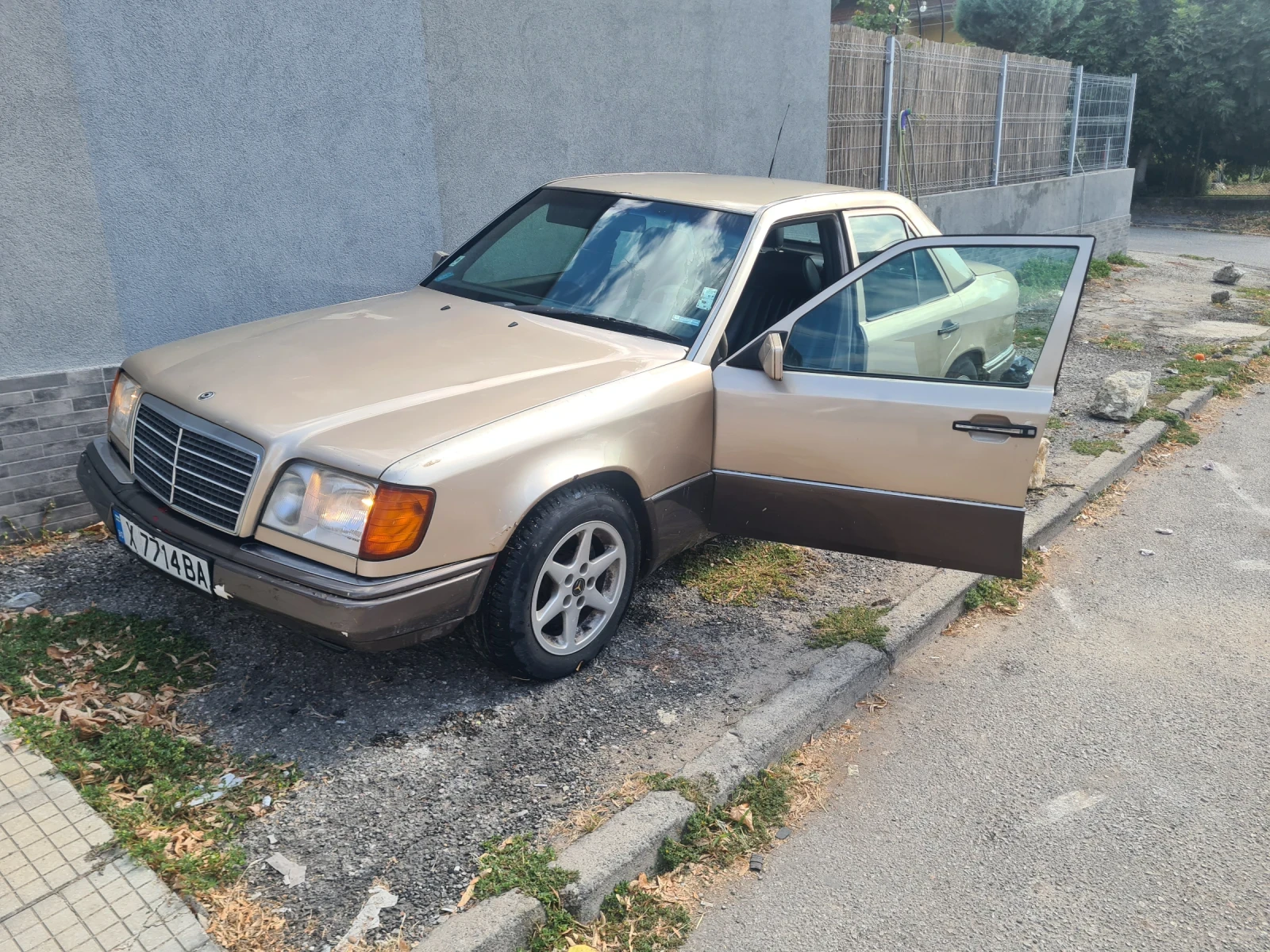 Mercedes-Benz 124, снимка 9 - Автомобили и джипове - 55673620