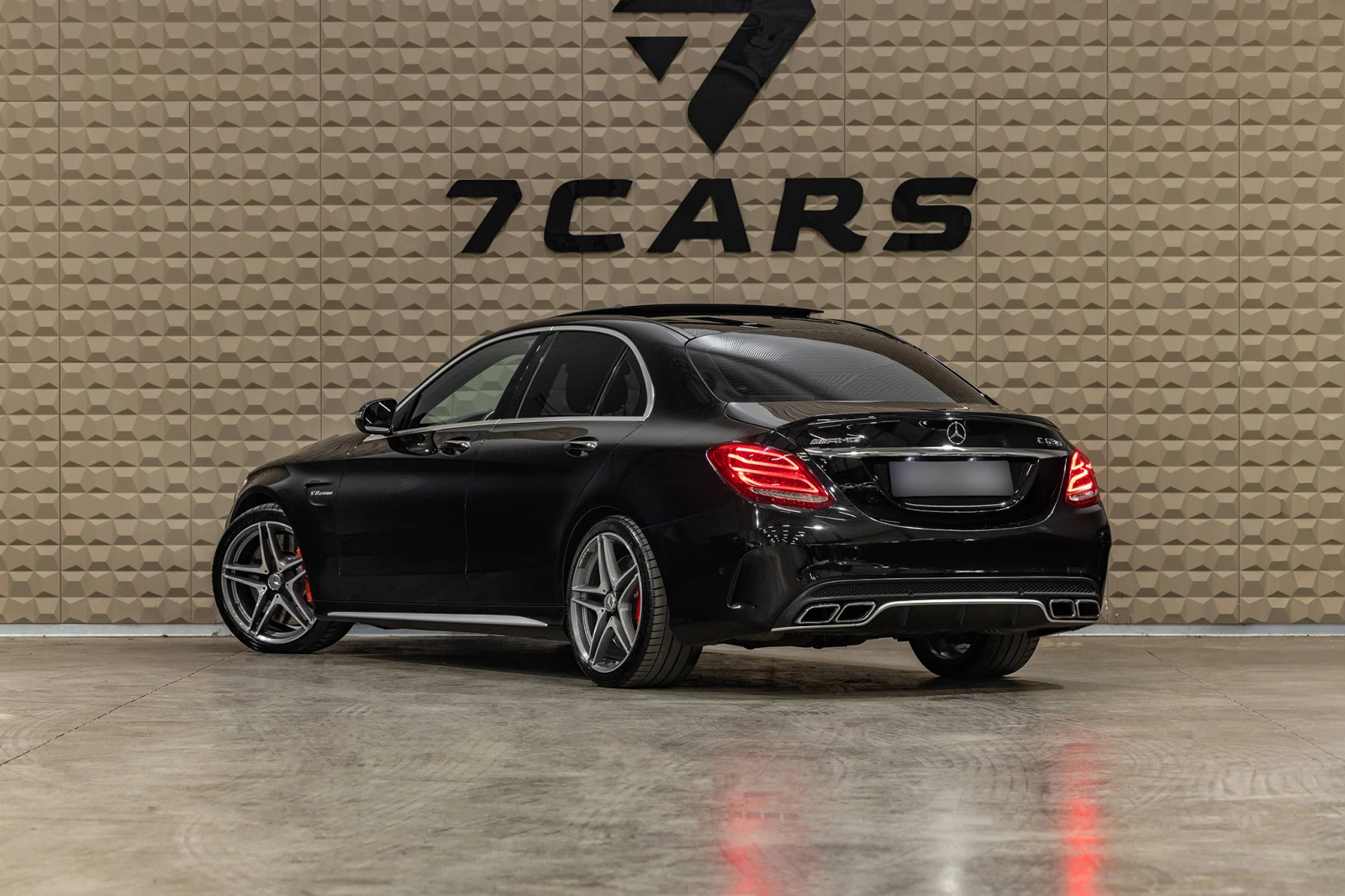 Mercedes-Benz C 63 AMG s| Distronic| Burmaster| Panorama| Гаранция, снимка 4 - Автомобили и джипове - 56257549