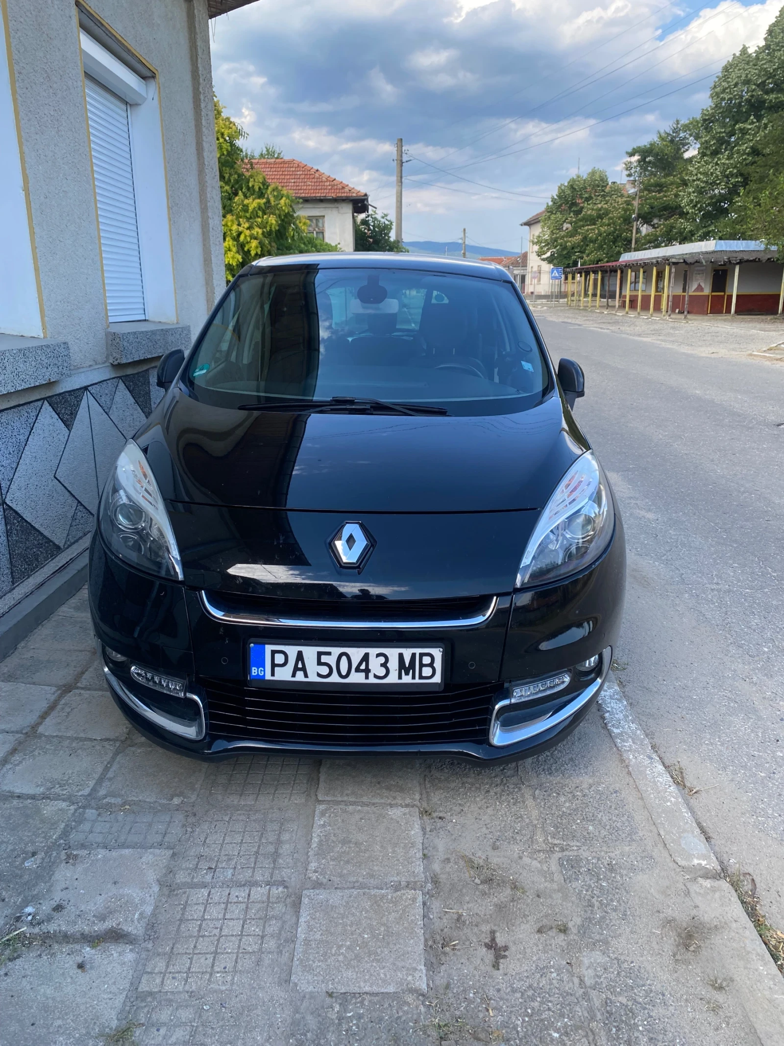 Renault Scenic, снимка 5 - Автомобили и джипове - 56368696