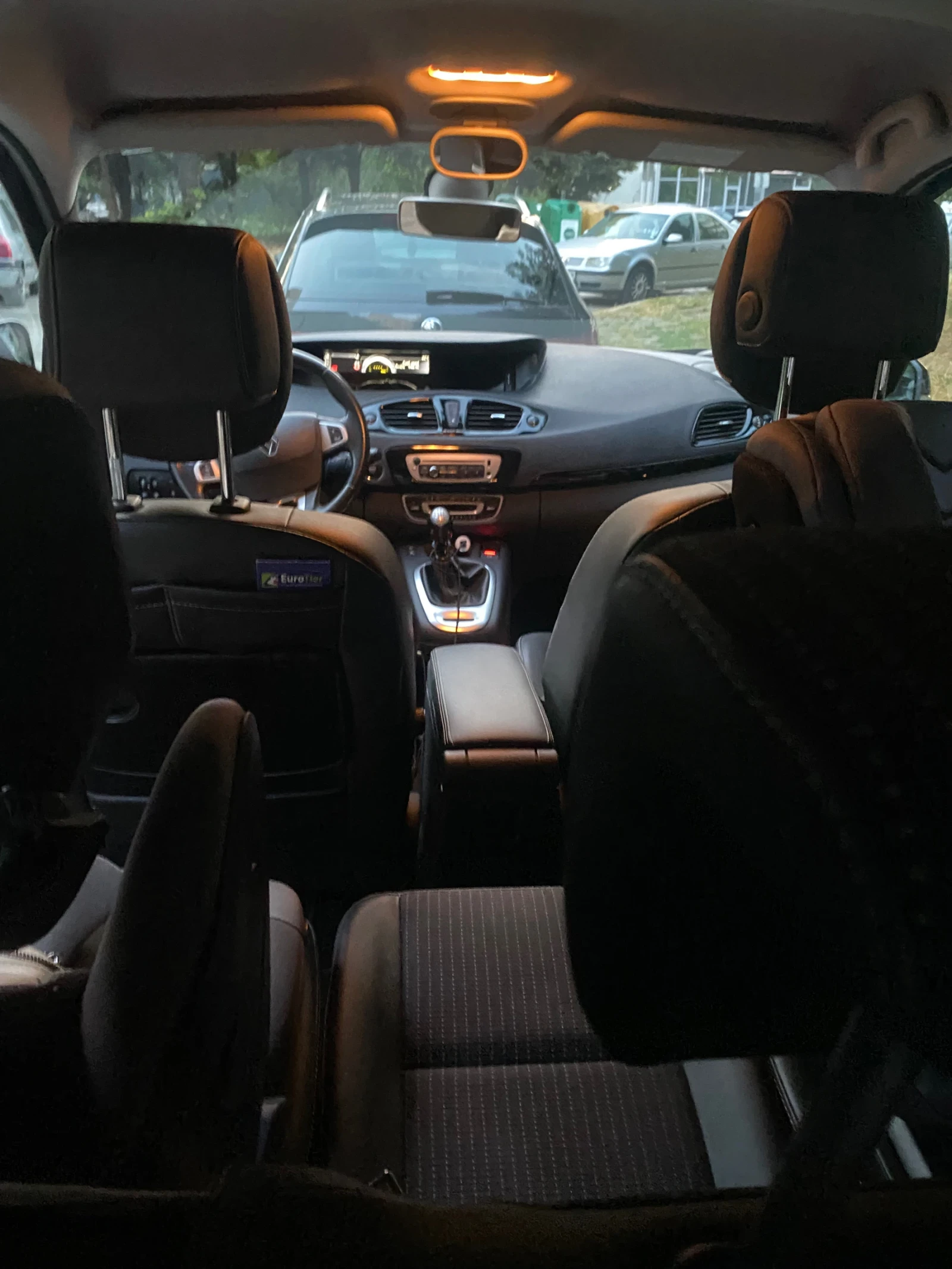 Renault Scenic, снимка 15 - Автомобили и джипове - 56368696