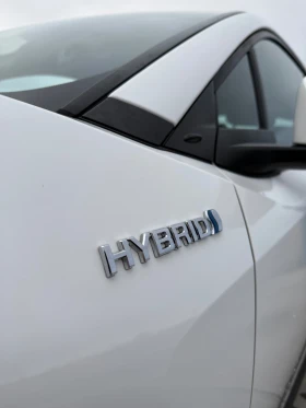 Toyota C-HR 1.8 HYBRID, снимка 13