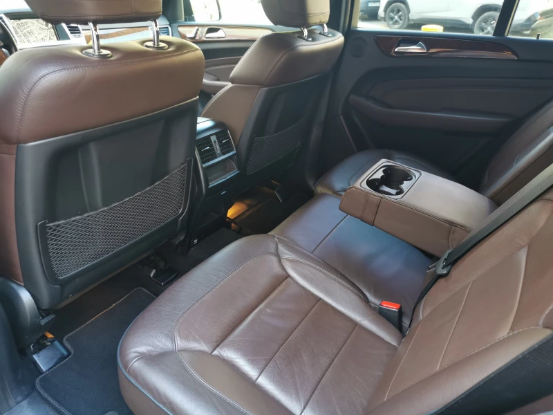 Mercedes-Benz ML 350 4 Matic, снимка 9 - Автомобили и джипове - 53180907