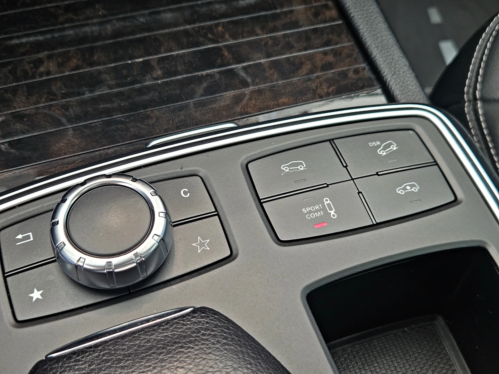 Mercedes-Benz ML 350 AMG/PANO/DISTR/CAMERA/AIRMAT/ПОДГРЕВ/HARMAN/LIZING, снимка 11 - Автомобили и джипове - 53826092