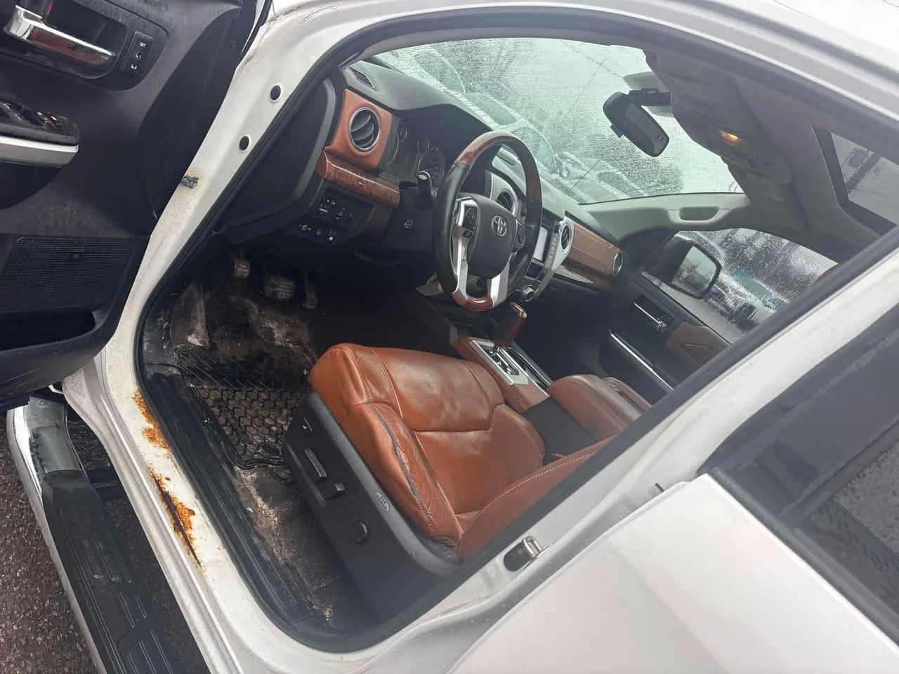 Toyota Tundra * Platinum * 2 КЛЮЧА* ПОДГРЕВ* KEYLESS* , снимка 5 - Автомобили и джипове - 53867619