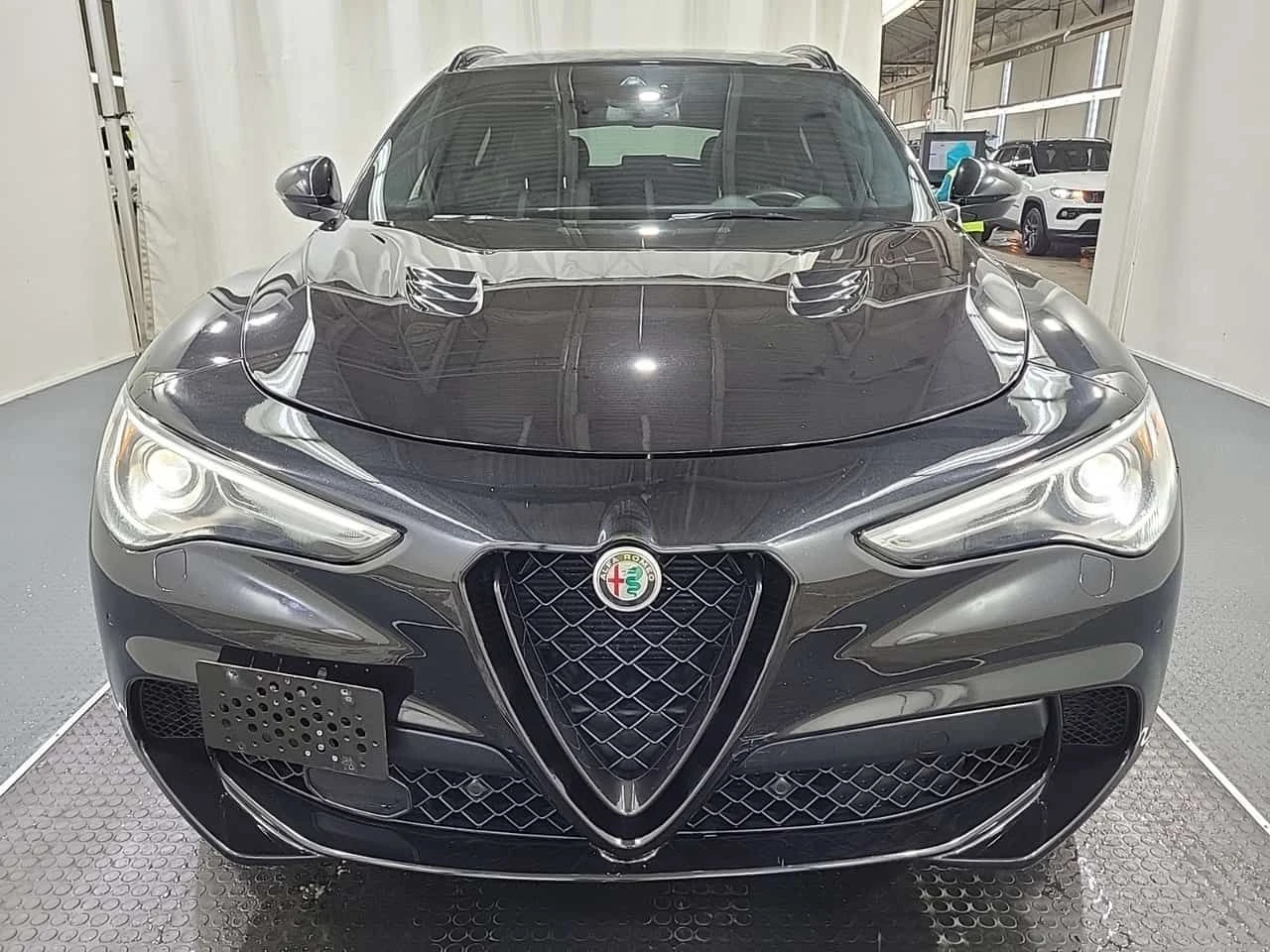 Alfa Romeo Stelvio  | V8 | QUADRIFOGLIO | DISTRONIC | ДВА КЛЮЧА | , снимка 6 - Автомобили и джипове - 53950532