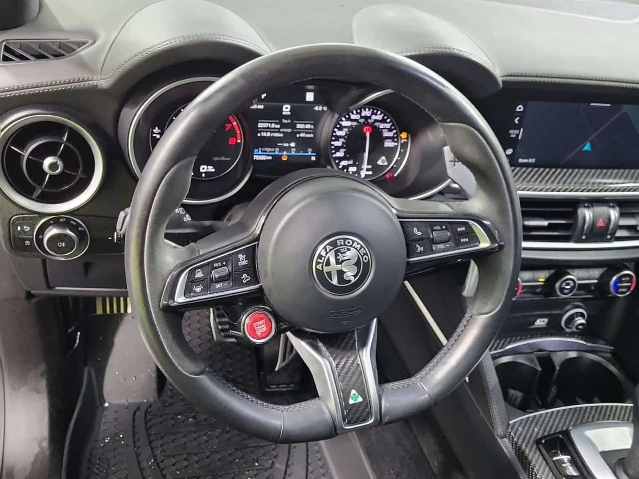 Alfa Romeo Stelvio  | V8 | QUADRIFOGLIO | DISTRONIC | ДВА КЛЮЧА | , снимка 11 - Автомобили и джипове - 53950532