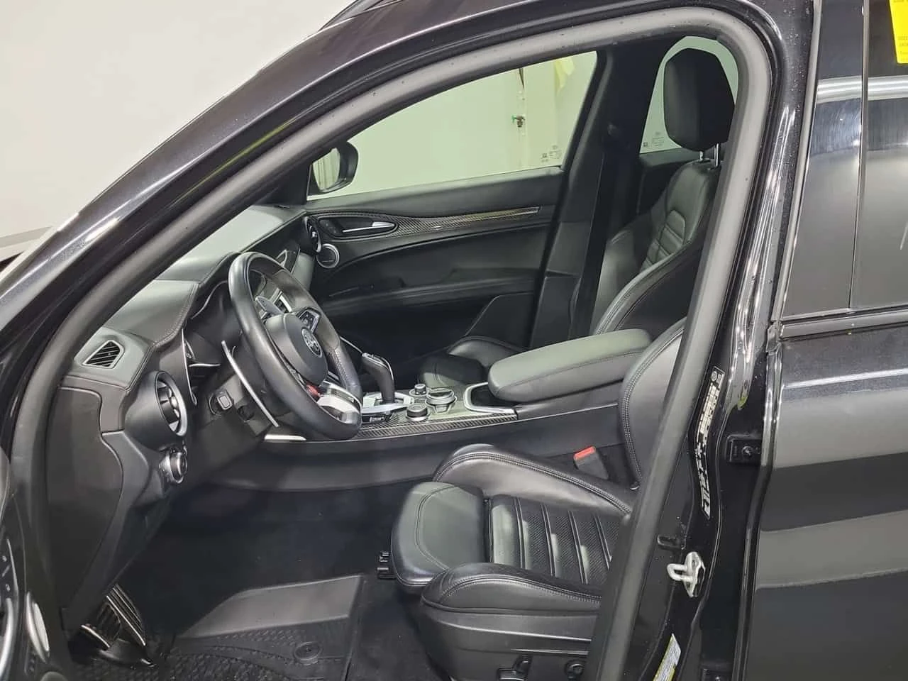 Alfa Romeo Stelvio  | V8 | QUADRIFOGLIO | DISTRONIC | ДВА КЛЮЧА | , снимка 9 - Автомобили и джипове - 53950532