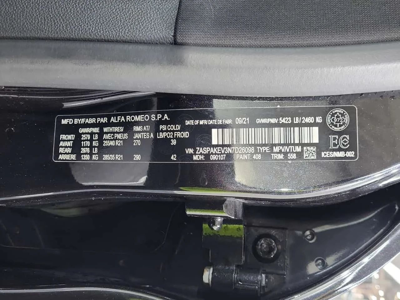 Alfa Romeo Stelvio  | V8 | QUADRIFOGLIO | DISTRONIC | ДВА КЛЮЧА | , снимка 16 - Автомобили и джипове - 53950532