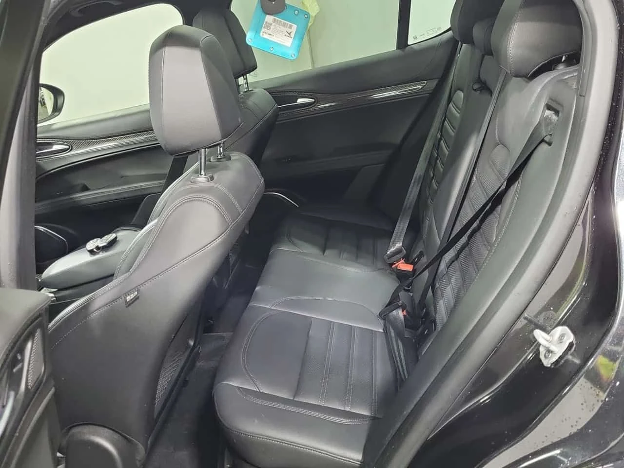 Alfa Romeo Stelvio  | V8 | QUADRIFOGLIO | DISTRONIC | ДВА КЛЮЧА | , снимка 13 - Автомобили и джипове - 53950532