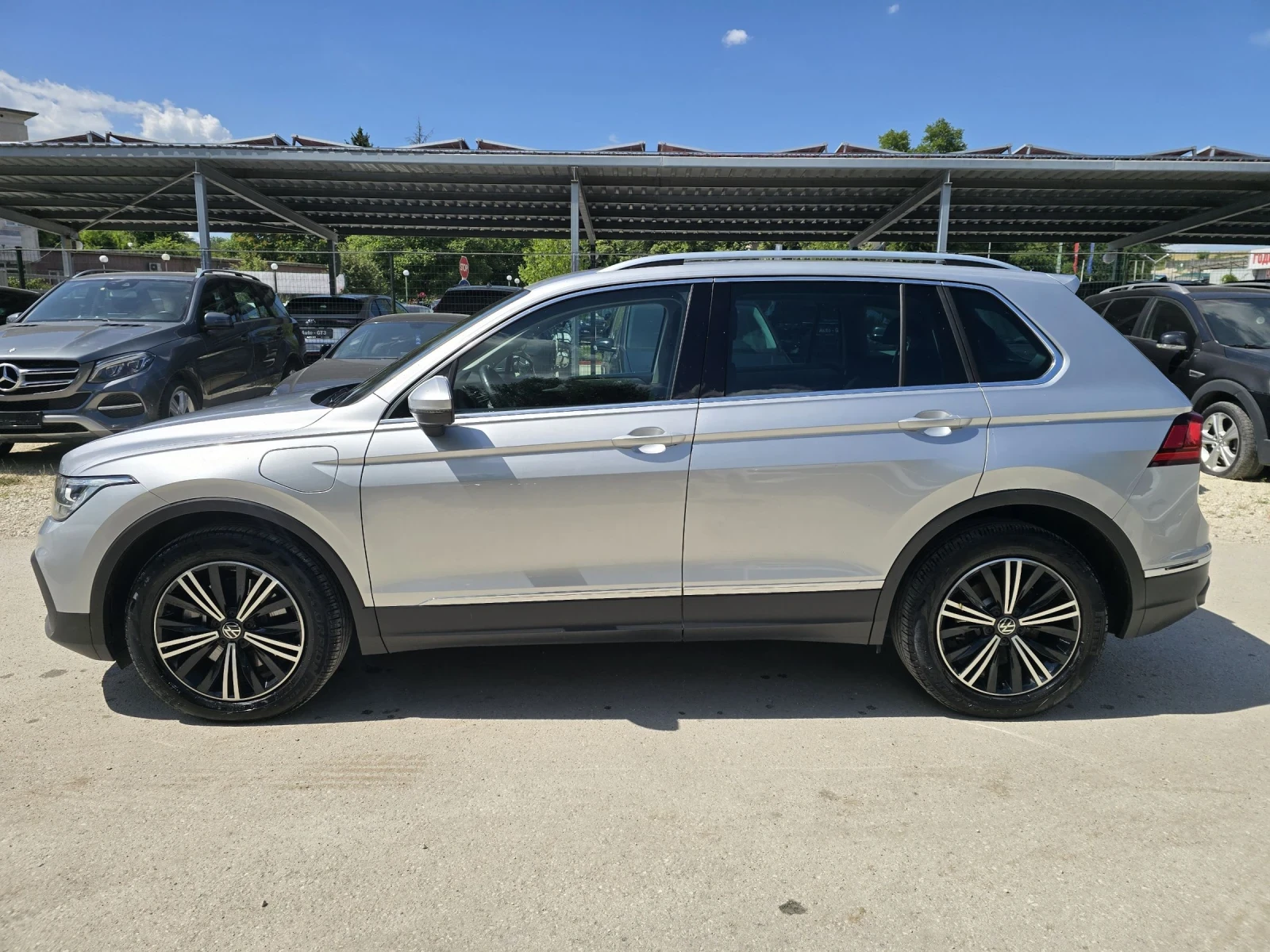 VW Tiguan 1.4TSI EHYBRID 245к.с DSG Топ състояние , снимка 7 - Автомобили и джипове - 54164850