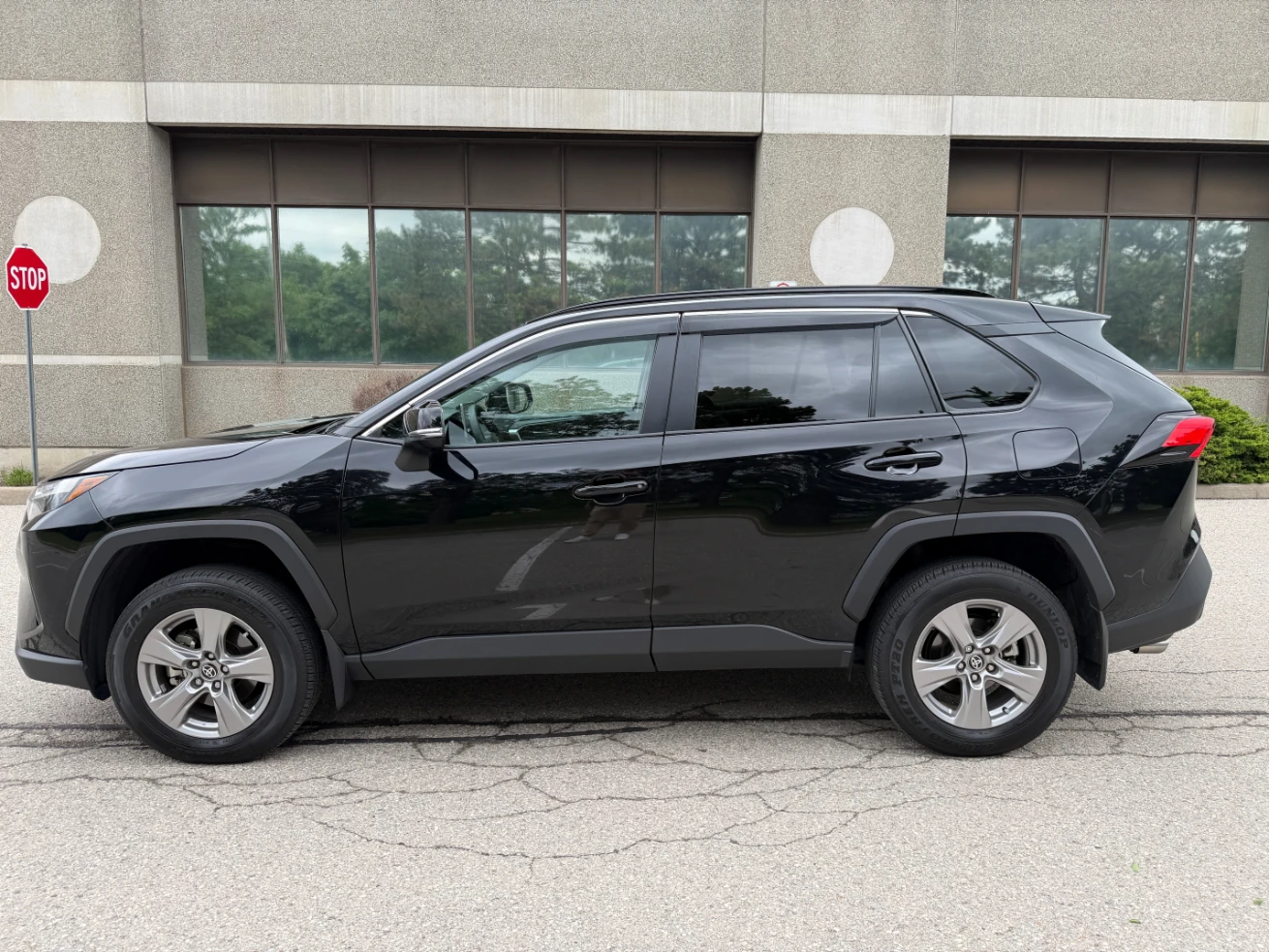 Toyota Rav4 XLE * CARFAX * АВТО КРЕДИТ * , снимка 3 - Автомобили и джипове - 54825434