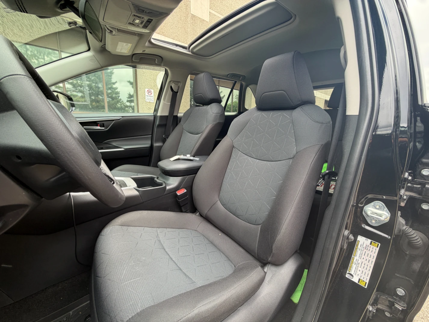 Toyota Rav4 XLE * CARFAX * АВТО КРЕДИТ * , снимка 9 - Автомобили и джипове - 54825434