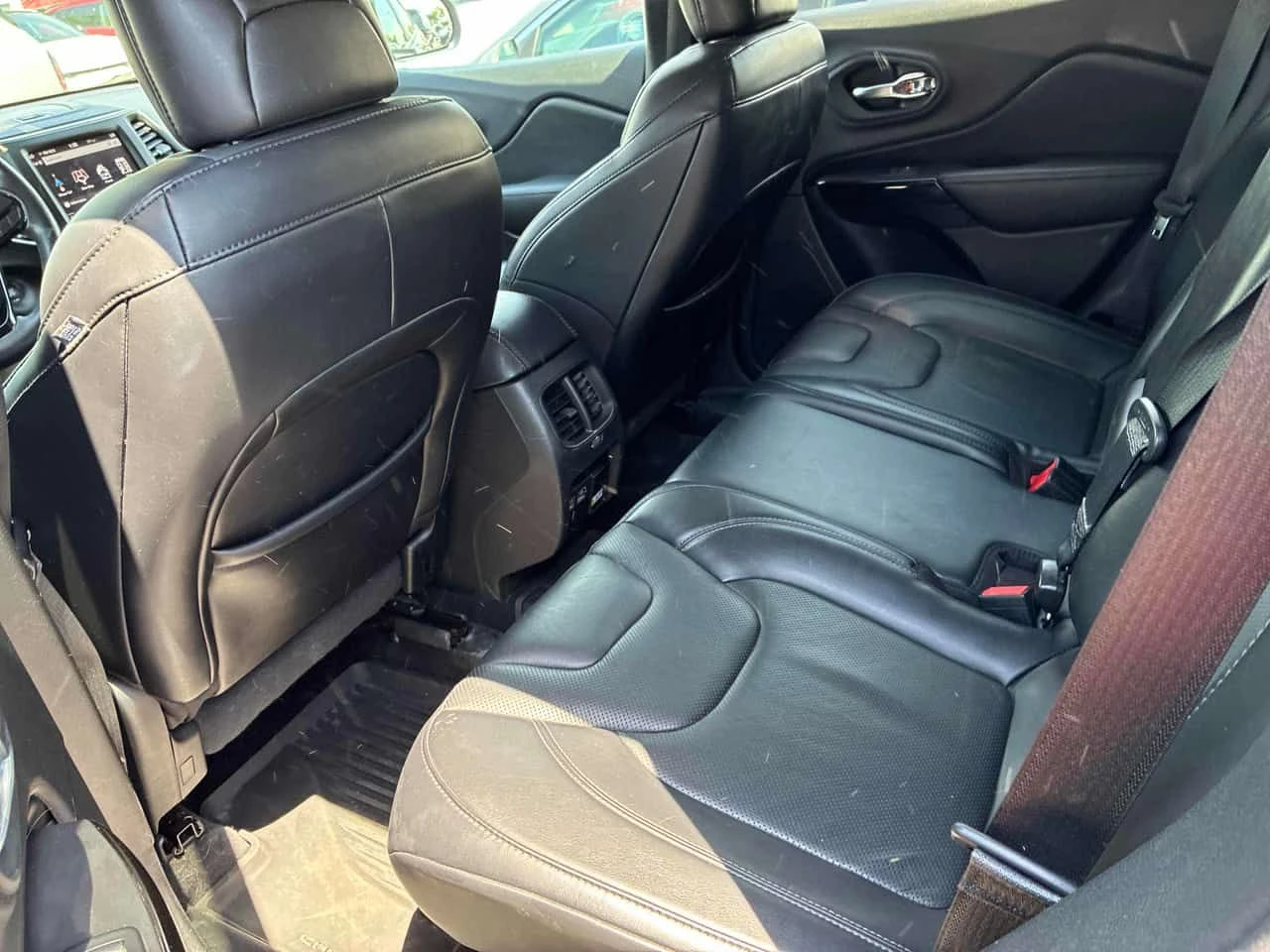 Jeep Cherokee * Altitude * АВТОКРЕДИТ БЕЗ ПЪРВОНАЧАЛНА ВНОСКА* , снимка 12 - Автомобили и джипове - 54907604
