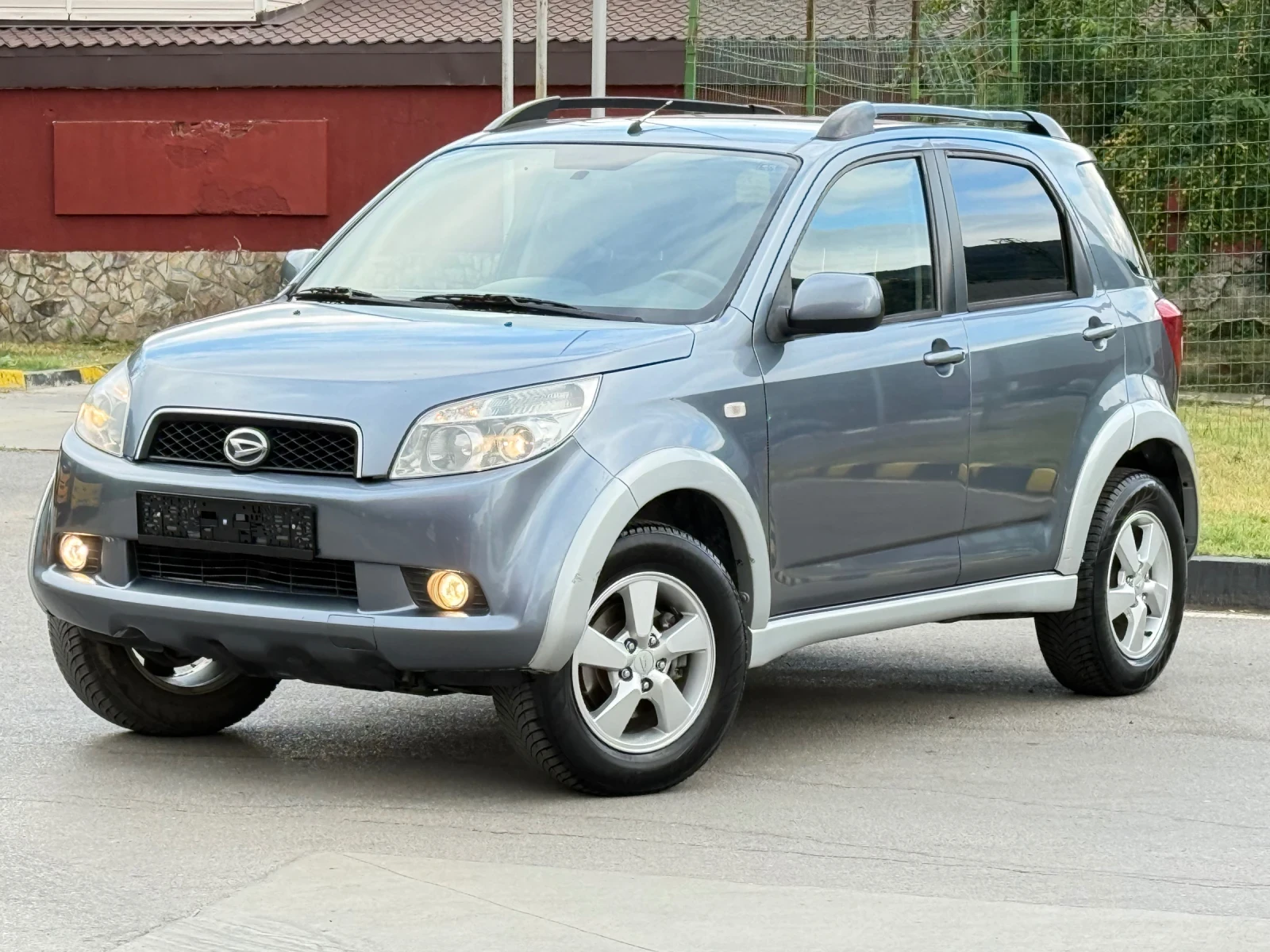 Daihatsu Terios 1.5i ГАЗ/Климатик/Италия, снимка 2 - Автомобили и джипове - 55138014