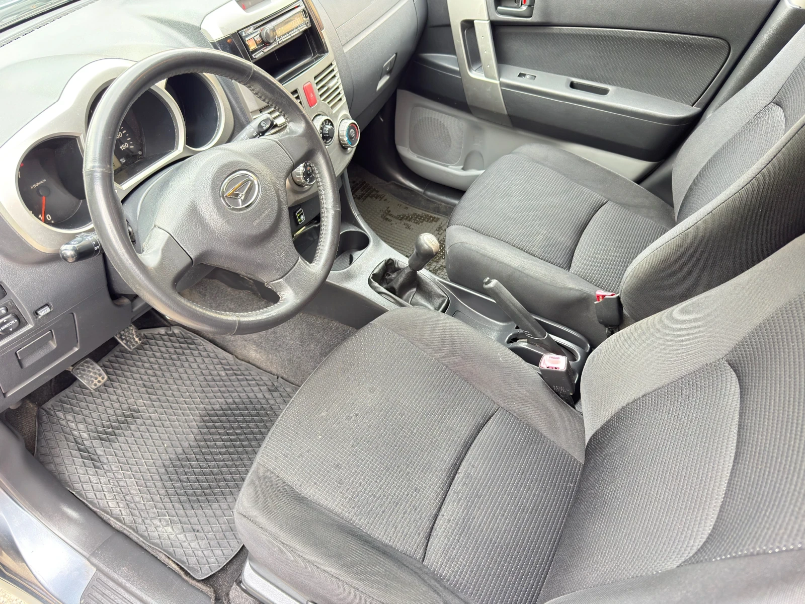 Daihatsu Terios 1.5i ГАЗ/Климатик/Италия, снимка 10 - Автомобили и джипове - 55138014