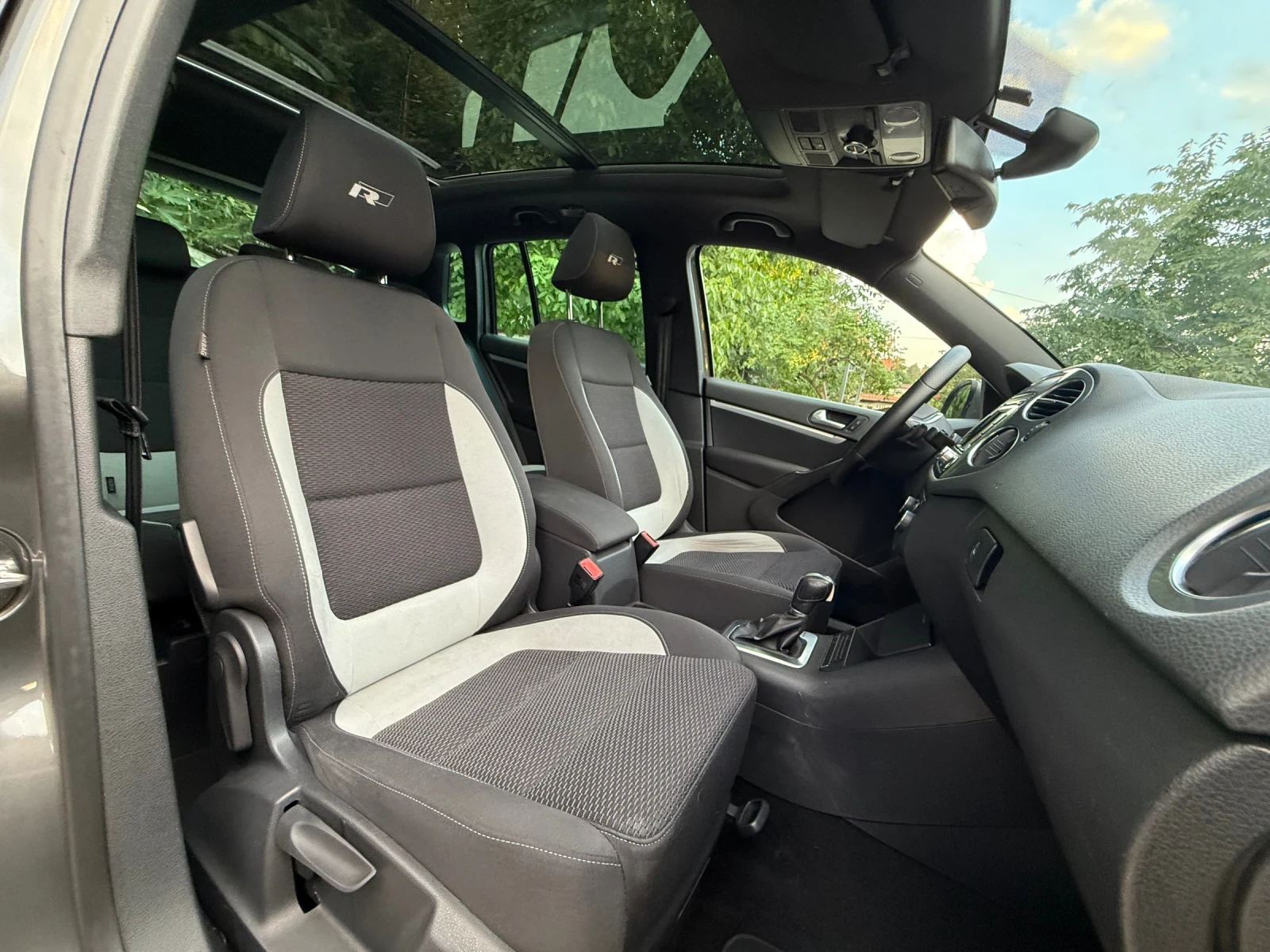 VW Tiguan 2.0TDI* 4x4* R-line* DSG* , снимка 12 - Автомобили и джипове - 55343728