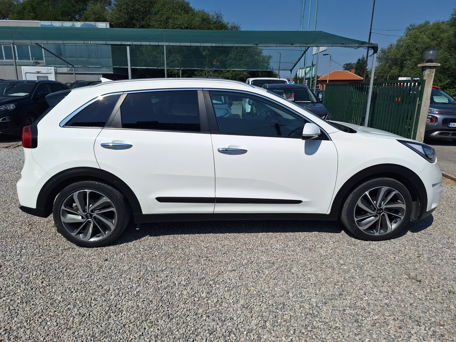 Kia Niro 1.6 141ks Hybrid Navi Key Less Led Distronik Full!, снимка 2 - Автомобили и джипове - 55594493