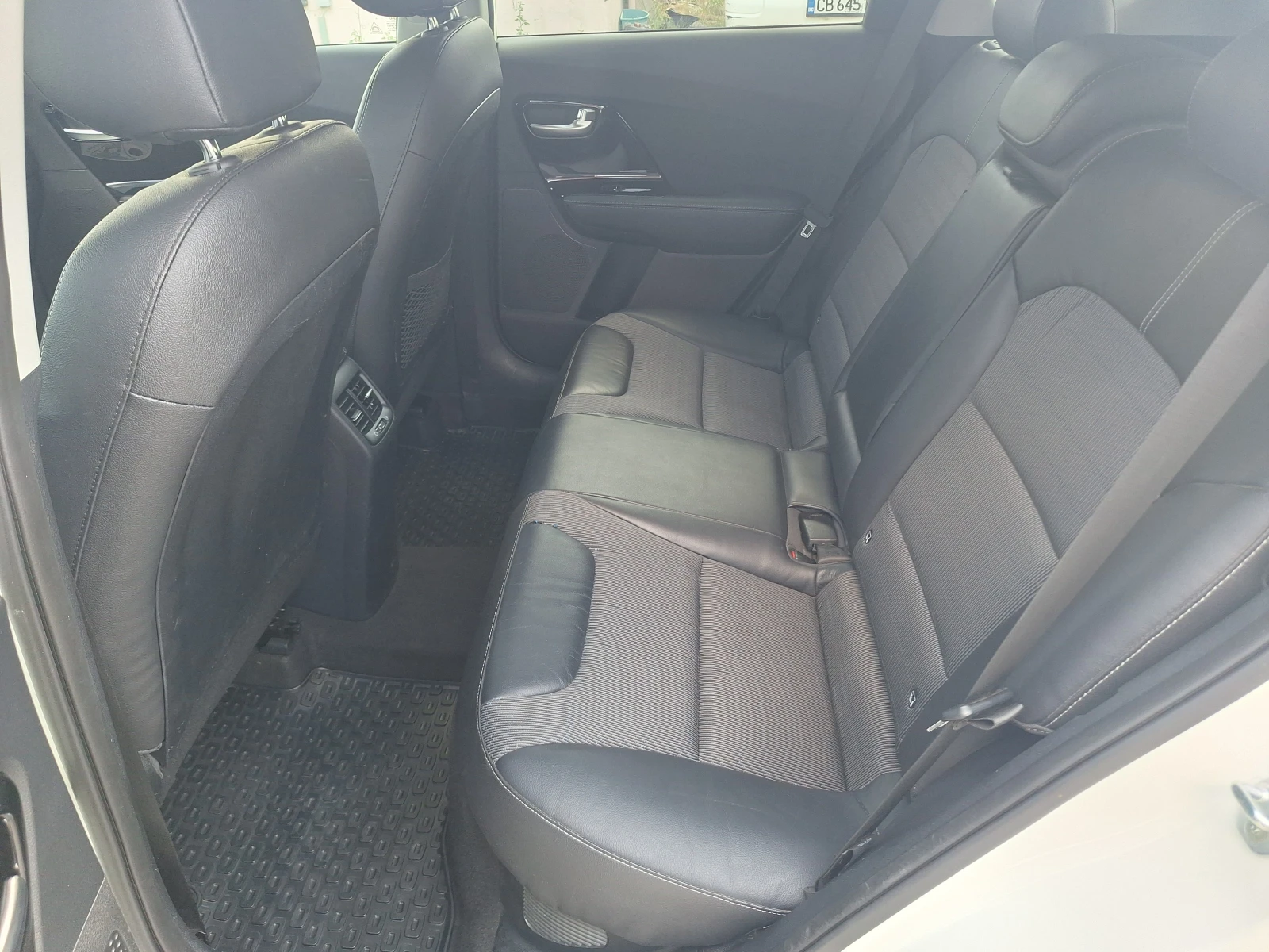 Kia Niro 1.6 141ks Hybrid Navi Key Less Led Distronik Full!, снимка 14 - Автомобили и джипове - 55594493