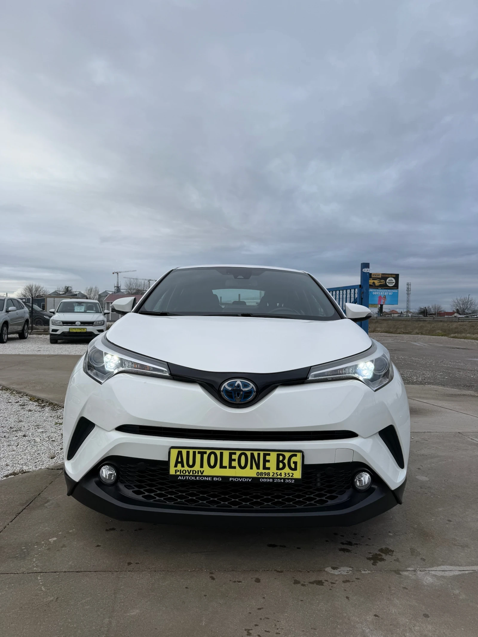 Toyota C-HR 1.8 HYBRID, снимка 2 - Автомобили и джипове - 55784885