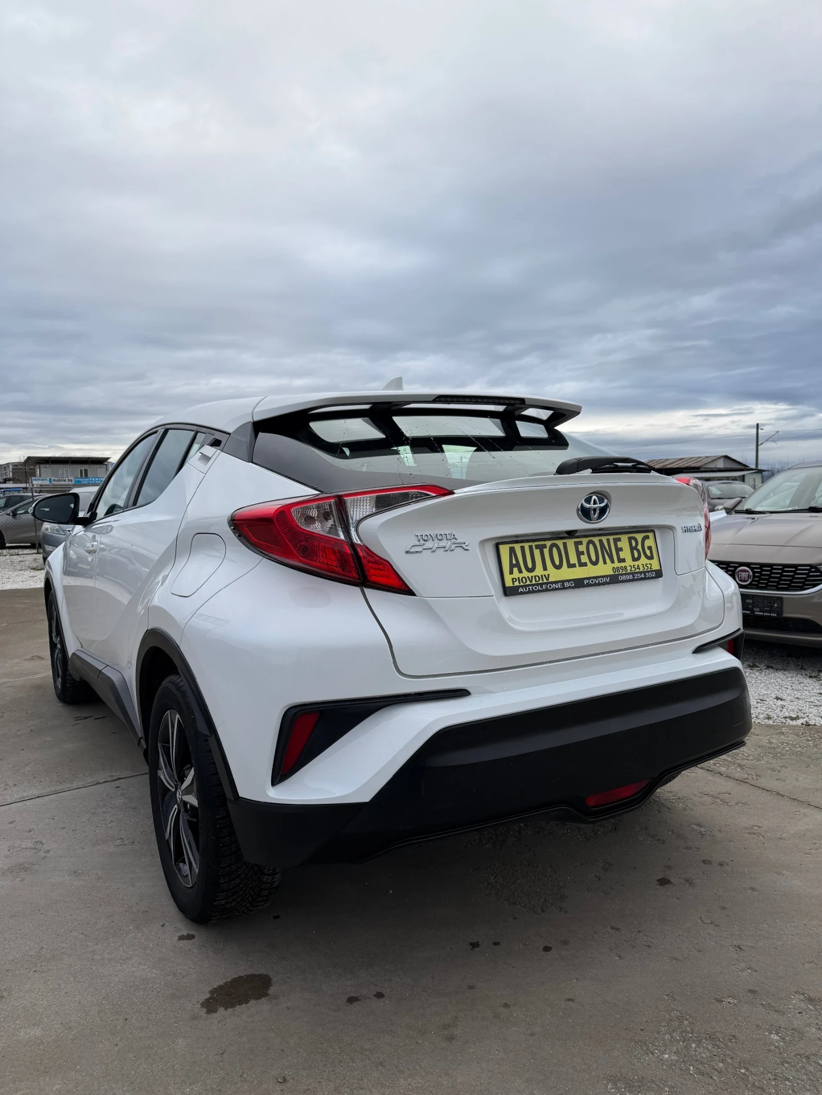 Toyota C-HR 1.8 HYBRID, снимка 6 - Автомобили и джипове - 55784885