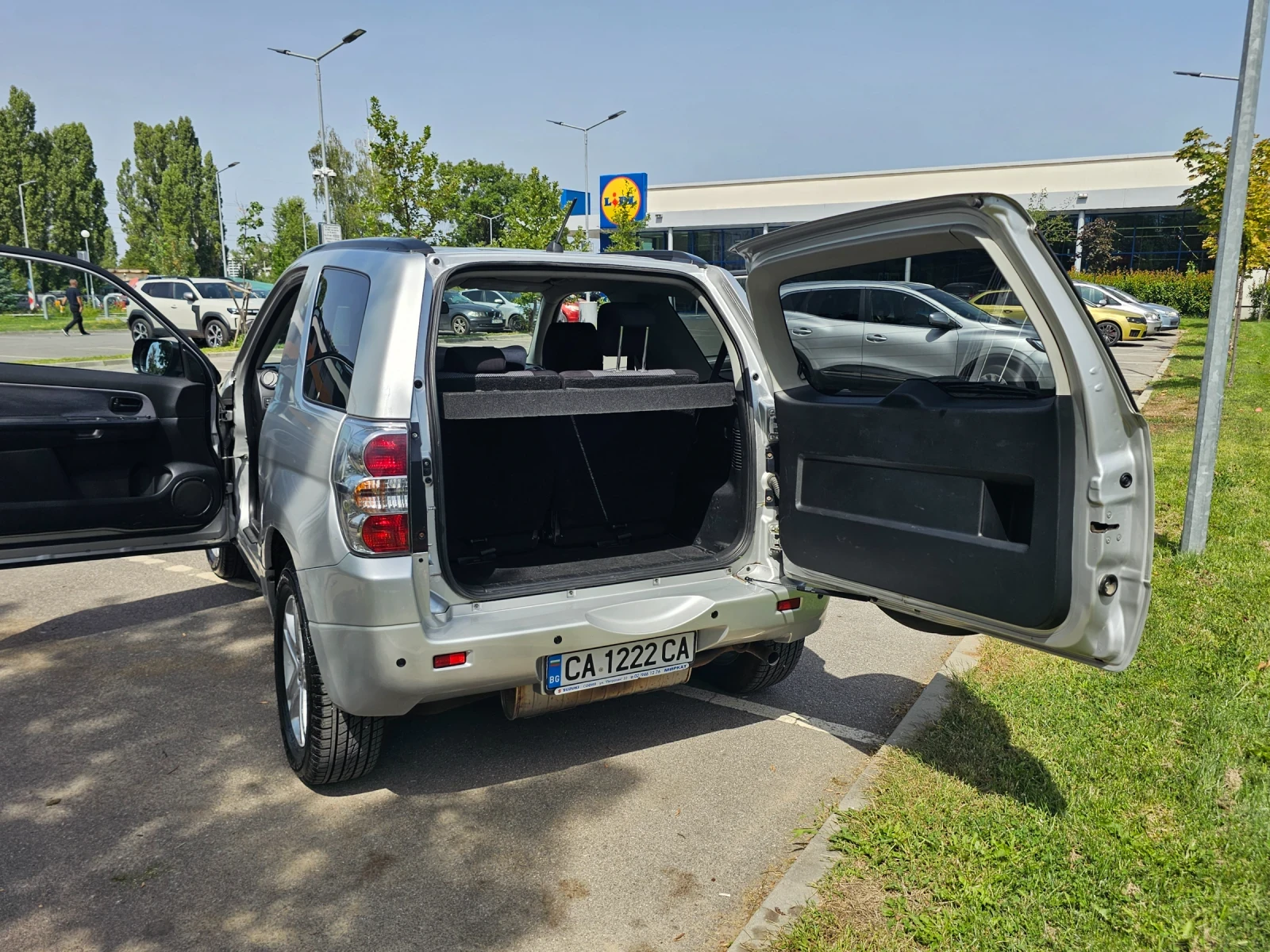 Suzuki Grand vitara 1.6 4x4, снимка 12 - Автомобили и джипове - 55855021