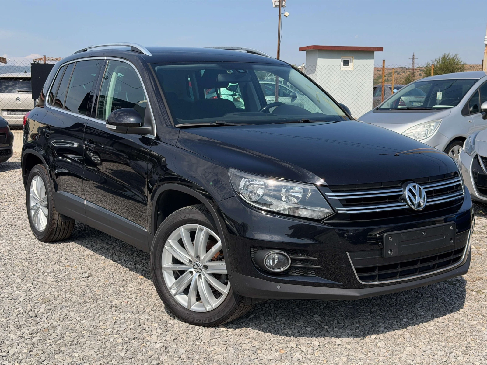 VW Tiguan 2.0TDI A 4x4 РЕАЛНИ КМ / 1 - СОБСТВЕНИК/ БЕЗ РЪЖДА