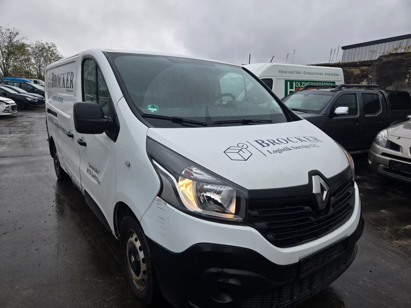 Renault Trafic, снимка 2 - Бусове и автобуси - 48081212