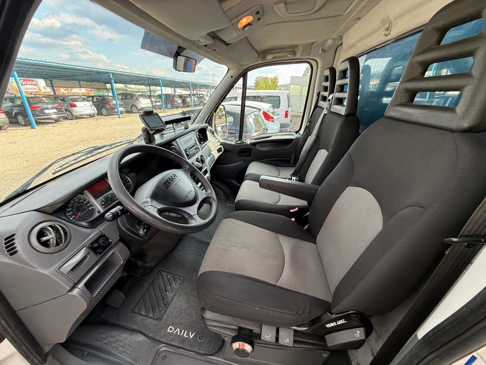 Iveco Daily 3.0, снимка 13 - Бусове и автобуси - 56153786