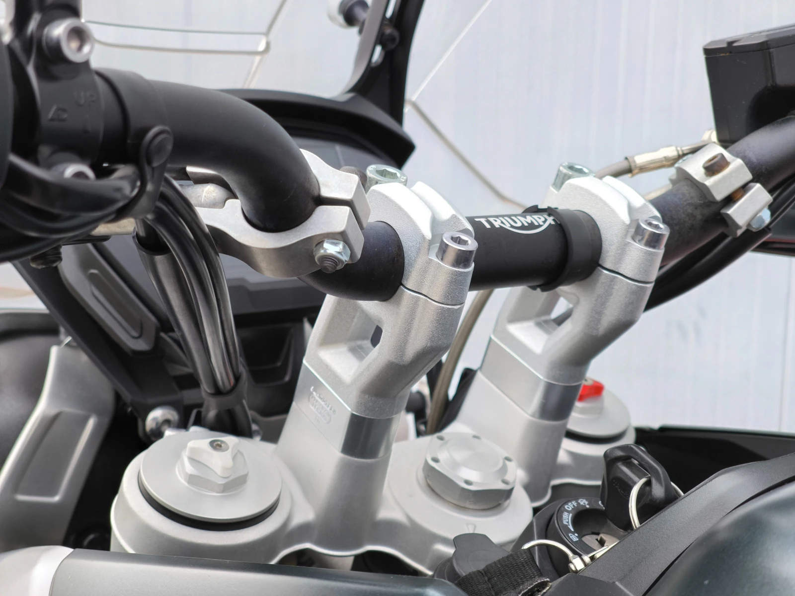 Triumph Tiger 800 XCA - изображение 7