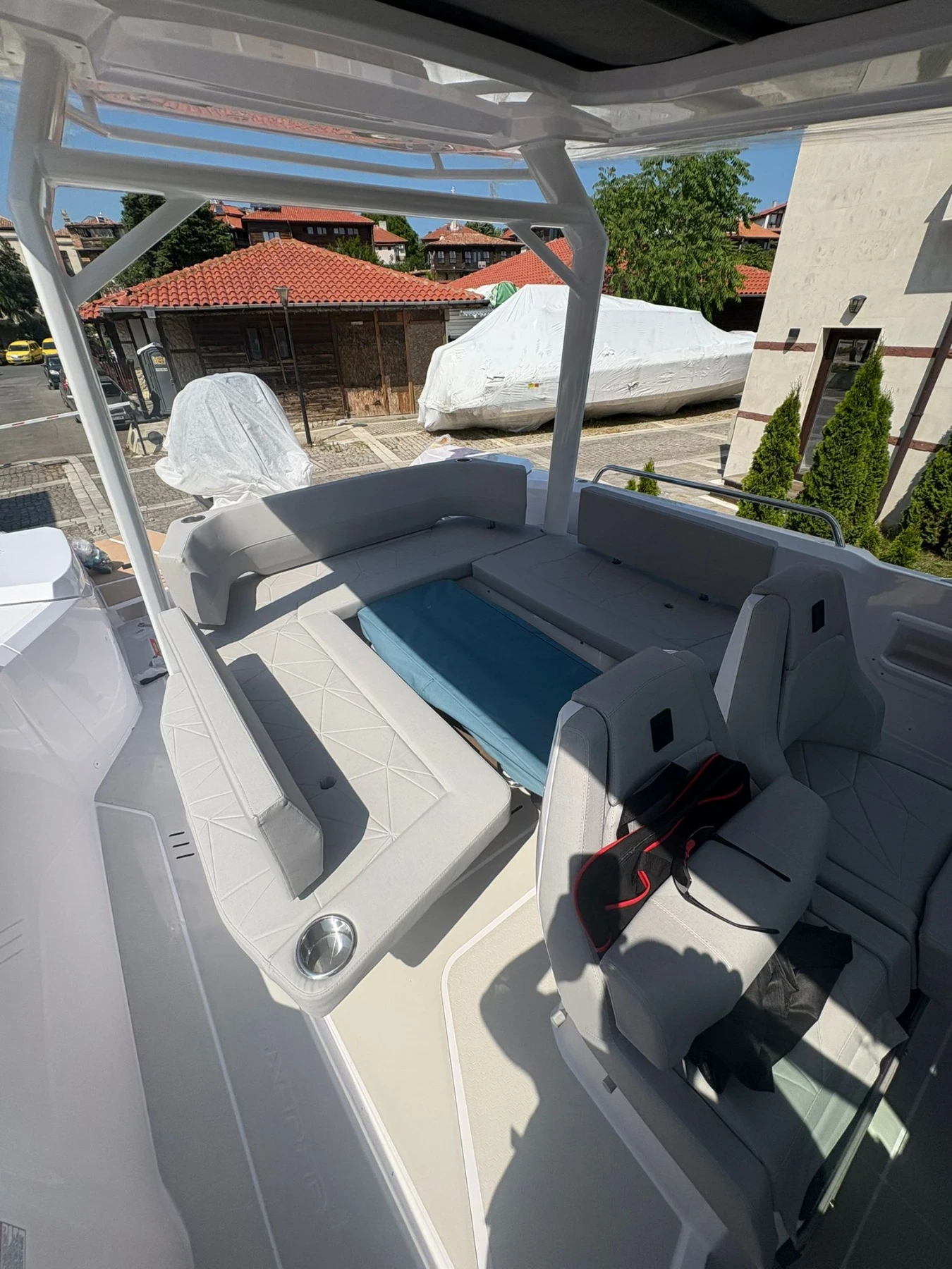 Моторна яхта Axopar 29 sun top, снимка 6 - Воден транспорт - 53837034