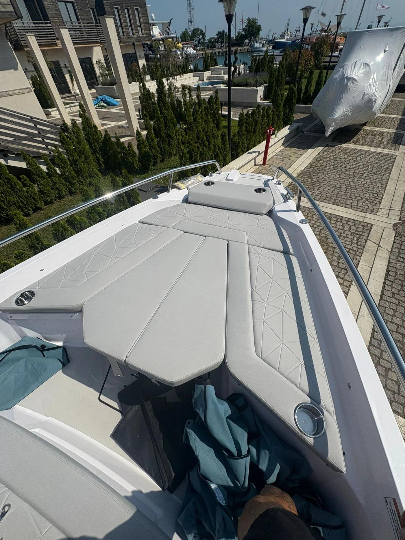 Моторна яхта Axopar 29 sun top, снимка 10 - Воден транспорт - 53837034