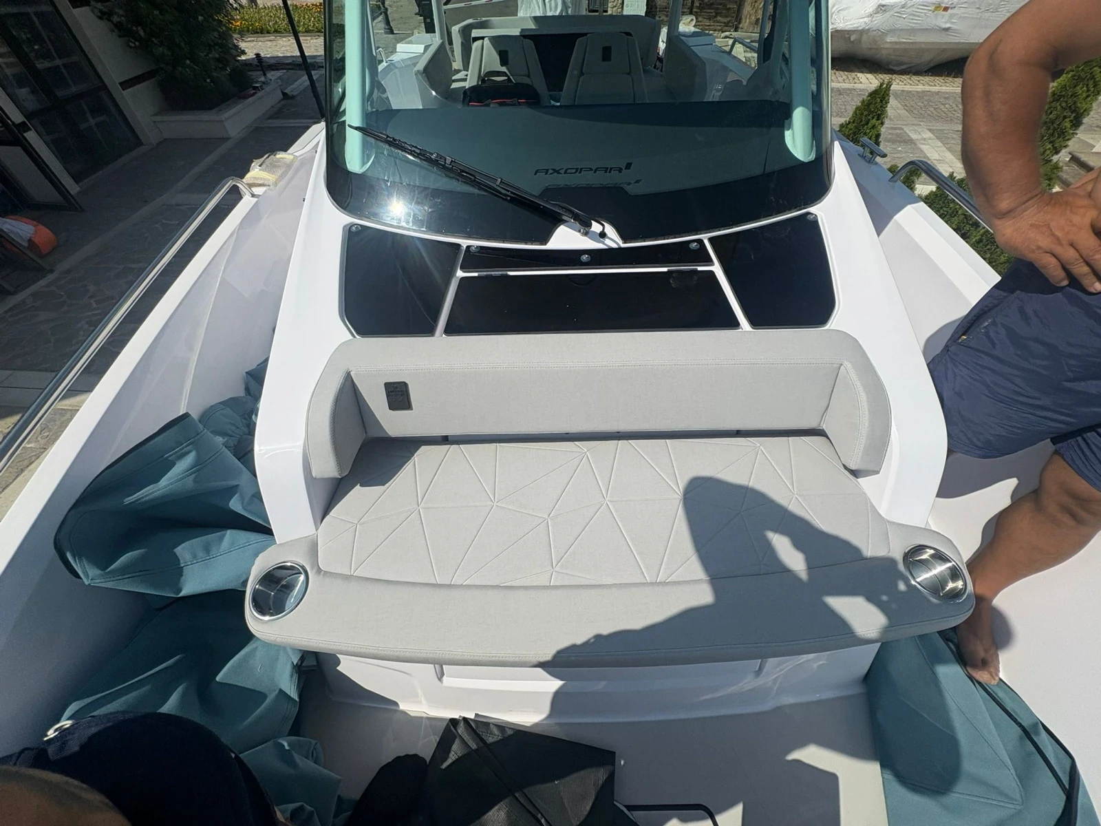 Моторна яхта Axopar 29 sun top, снимка 11 - Воден транспорт - 53837034