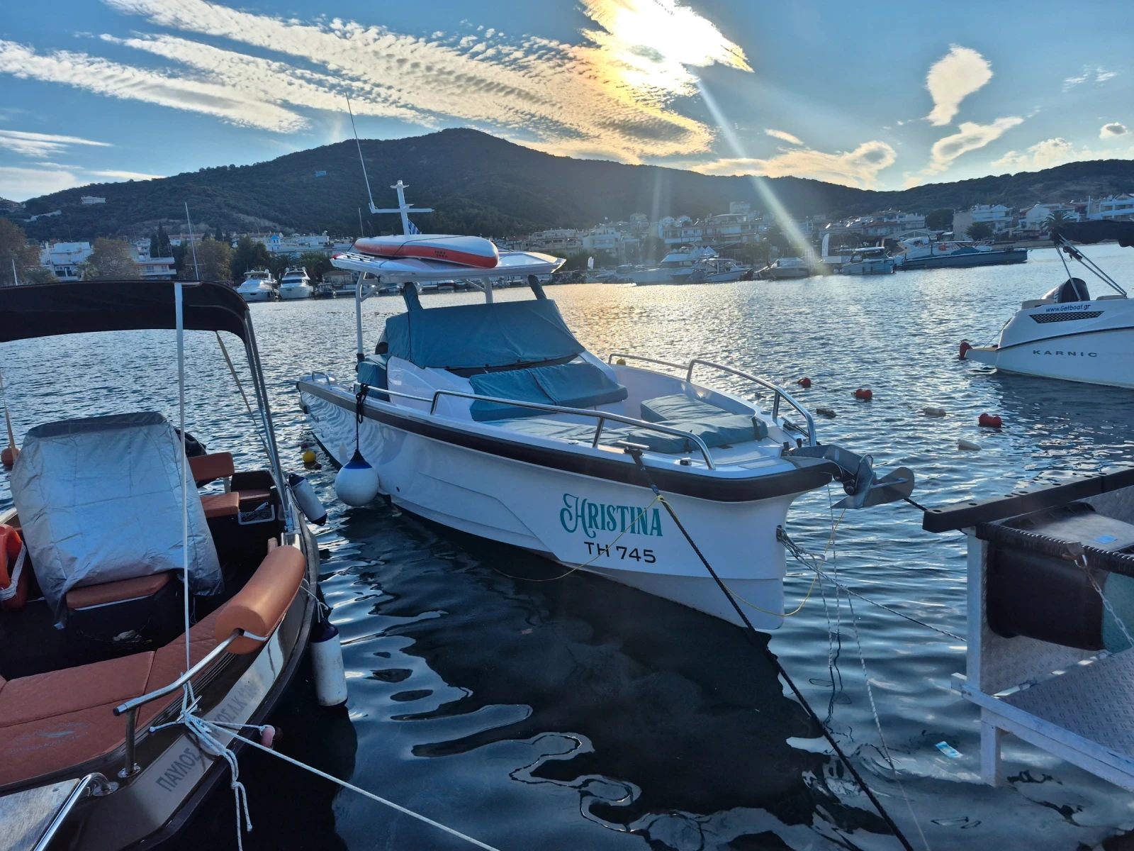 Моторна яхта Axopar 29 sun top, снимка 2 - Воден транспорт - 53837034