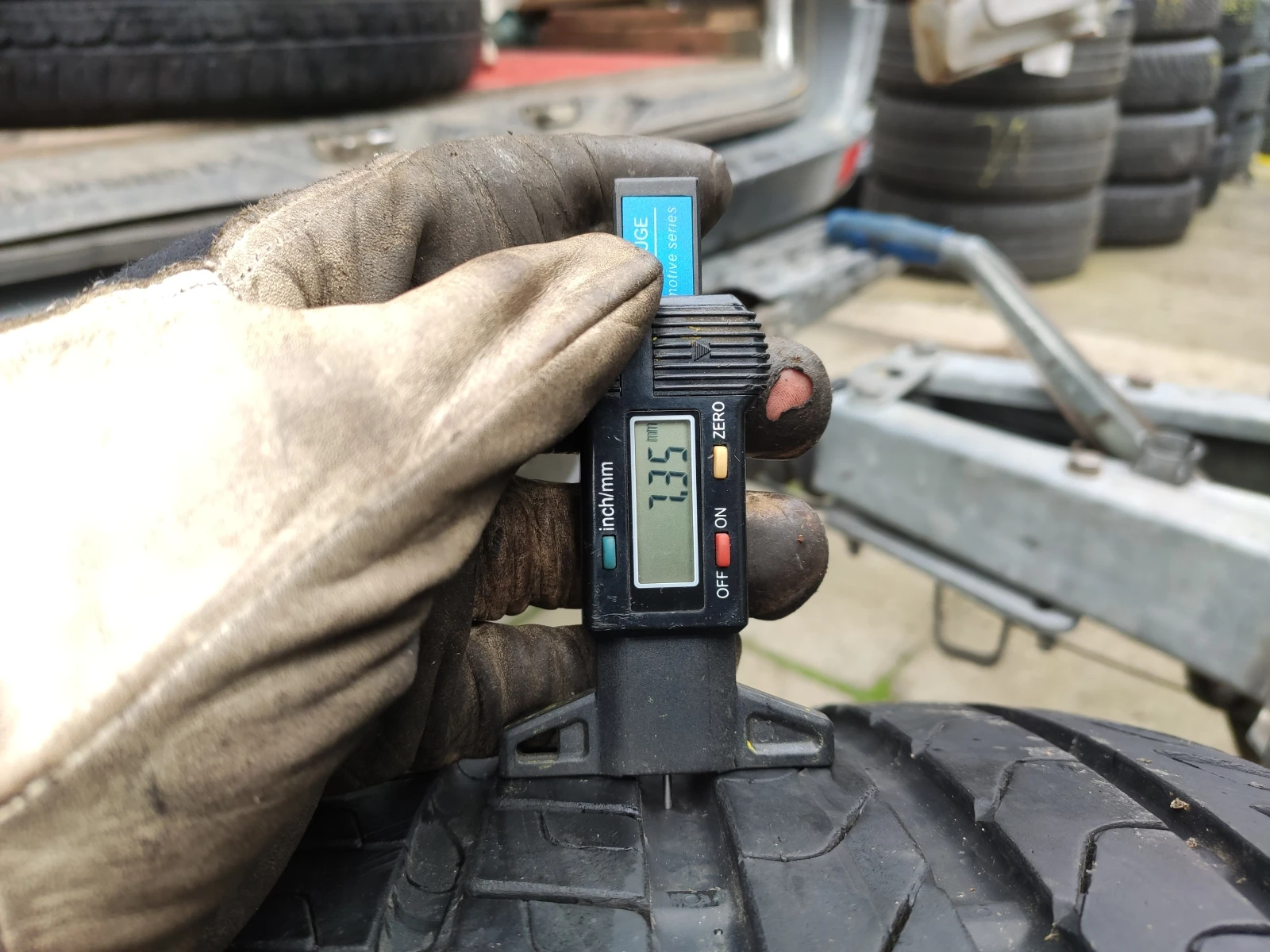 Гуми Летни 245/40R17, снимка 3 - Гуми и джанти - 54806882
