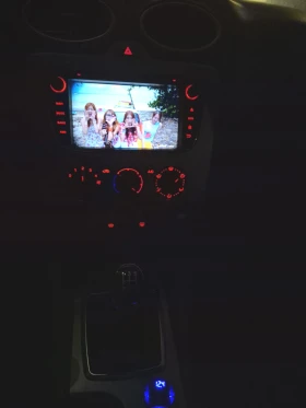 Ford Focus 1.8i GAZ Navi - 4300 € / 8410.07 лв. - 87430026 10