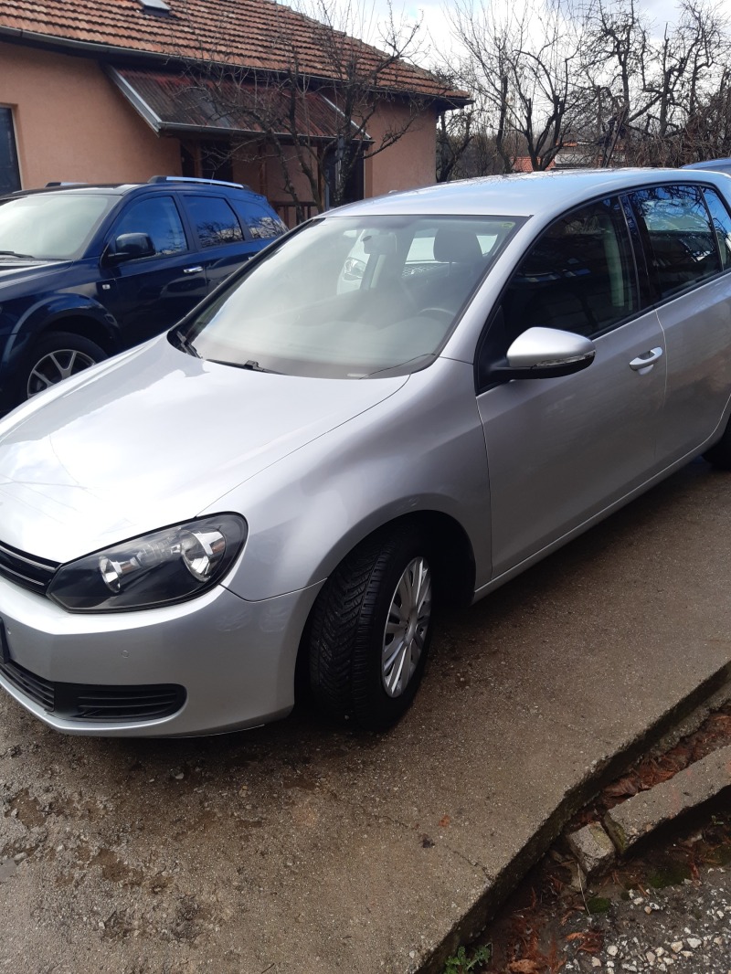 VW Golf 1.6 TDI, снимка 3 - Автомобили и джипове - 38829572