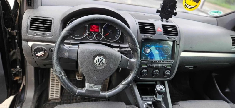 VW Golf 2.0Т 200кс, снимка 6 - Автомобили и джипове - 48918924