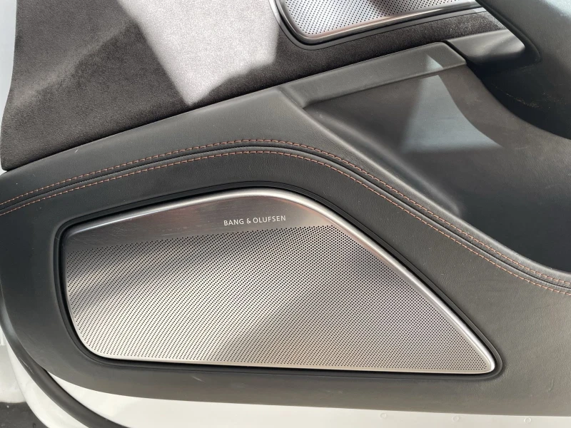 Audi S8 Audi S8 Ceramic brake ГОТОВ ЛИЗИНГ., снимка 7 - Автомобили и джипове - 52597881