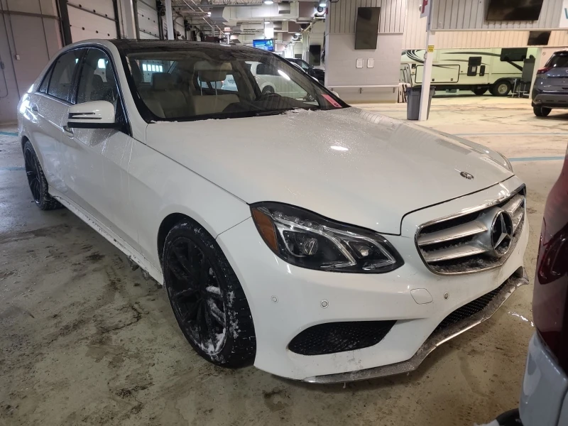 Mercedes-Benz E 400 4MATIC * * CARFAX * * АВТО КРЕДИТ * * , снимка 2 - Автомобили и джипове - 53237921