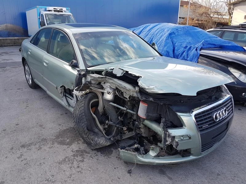 Audi A8 3.7 V8 Distronic BOSE Соларен Люк, снимка 3 - Автомобили и джипове - 47532416