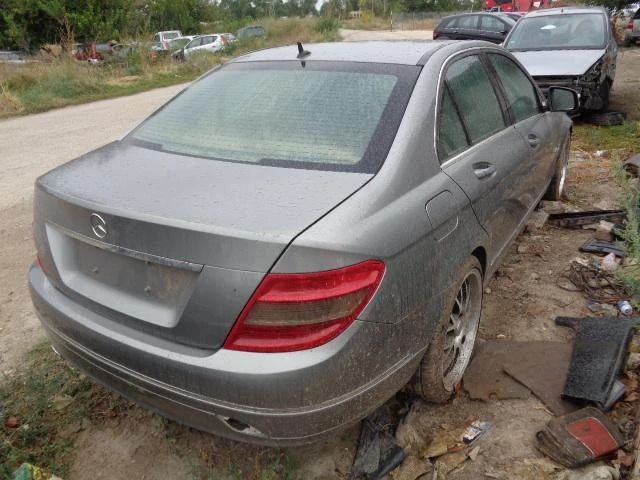 Mercedes-Benz C 220, снимка 4 - Автомобили и джипове - 34712693